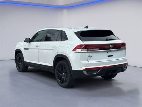 Used 2026 Volkswagen Atlas Cross Sport SE w/ Black Wheel Package FWD image 6