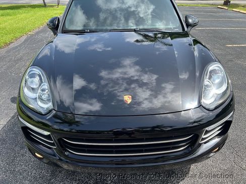 Used 2016 Porsche Cayenne image 19