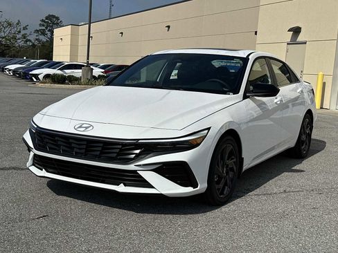 New 2026 Hyundai Elantra SEL Sport Premium FWD image 3