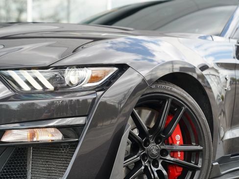 Used 2022 Ford Mustang Shelby GT500 w/ Technology Package RWD image 4