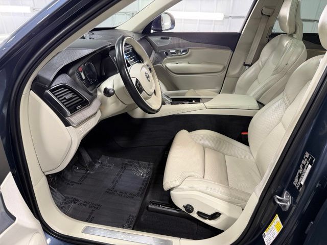 Used 2022 Volvo XC90 T8 Inscription AWD/4WD image 7