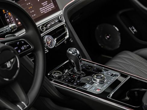 Used 2022 Bentley Flying Spur V8 AWD/4WD image 55