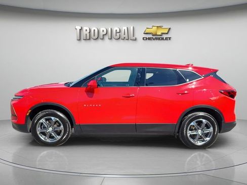 Used 2024 Chevrolet Blazer LT image 2
