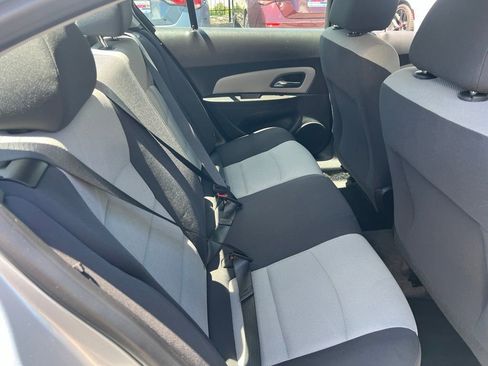 Used 2015 Chevrolet Cruze LS FWD image 12