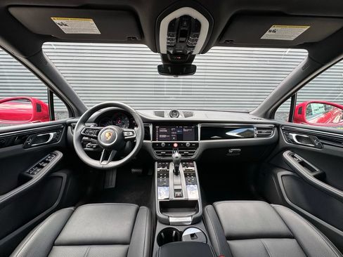 Used 2026 Porsche Macan AWD/4WD image 6