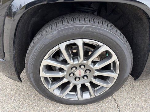 Used 2021 GMC Acadia Denali w/ Denali Ultimate Package image 6