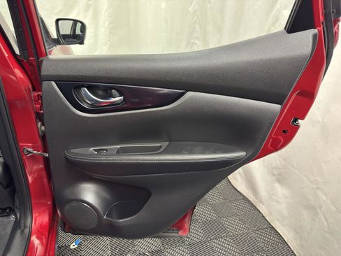 Used 2018 Nissan Rogue Sport SL w/ SL Premium Package image 32