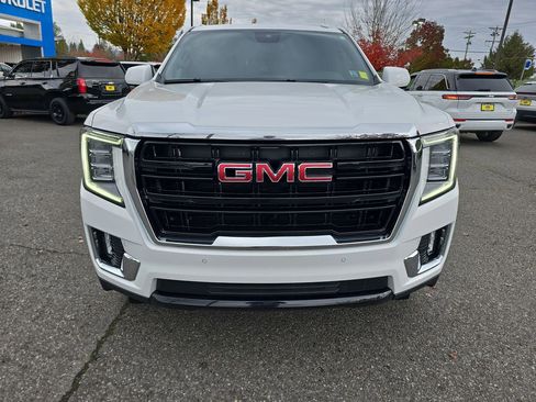 Used 2024 GMC Yukon XL SLE image 9