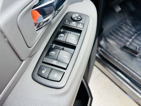 Used 2019 RAM 1500 Big Horn AWD/4WD image 32
