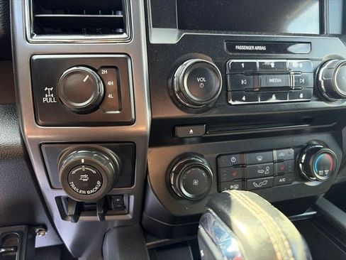Used 2018 Ford F150 XLT w/ Equipment Group 302A Luxury AWD/4WD image 25