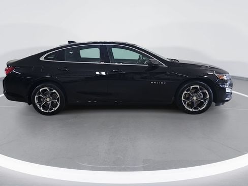 Used 2022 Chevrolet Malibu LT FWD image 2