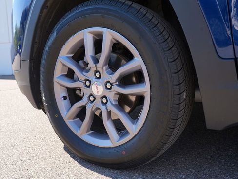 Used 2023 GMC Terrain SLT AWD/4WD image 33
