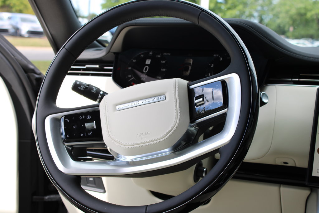 New 2027 Land Rover Range Rover Long Wheelbase SE AWD/4WD image 9