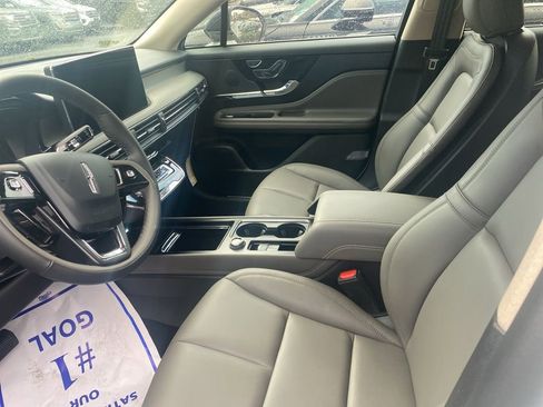 Used 2025 Lincoln Corsair FWD image 8