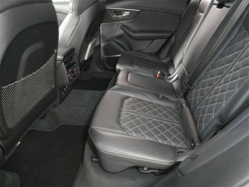 Used 2023 Audi SQ8 Prestige image 16