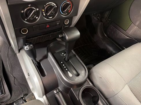 Used 2009 Jeep Wrangler Sahara AWD/4WD image 16