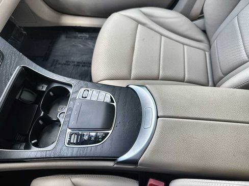 Used 2022 Mercedes-Benz GLC 300 image 23