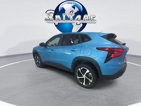 Used 2025 Chevrolet Trax RS w/ Driver Confidence Package image 7