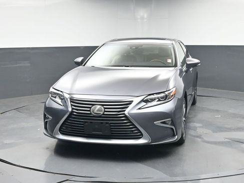 Used 2017 Lexus ES 300h image 8