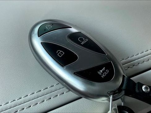 Used 2025 Hyundai Santa Fe Calligraphy image 10