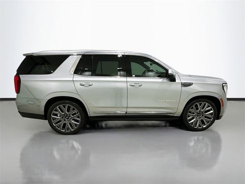 Used 2025 GMC Yukon Denali Ultimate image 8