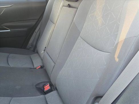 Used 2019 Toyota RAV4 XLE FWD image 19