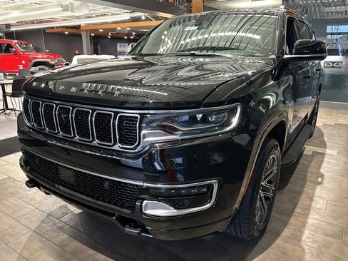 New 2025 Jeep Wagoneer w/ Convenience Group I image 3