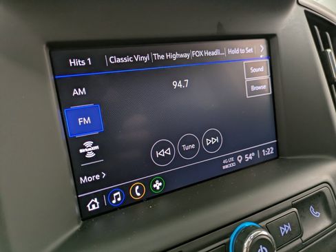 Used 2022 GMC Terrain SLE w/ Driver Convenience Package image 11