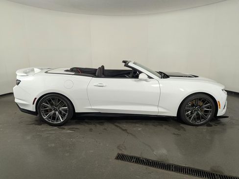 Used 2022 Chevrolet Camaro ZL1 image 13