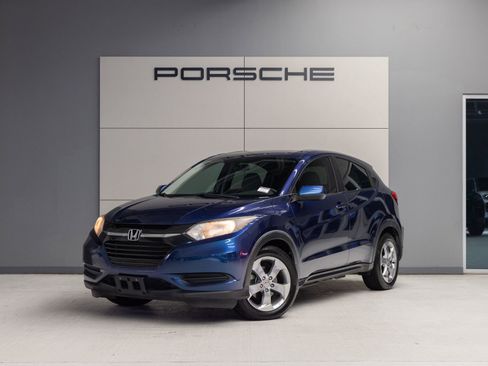 Used 2017 Honda HR-V LX image 1