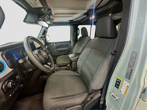 Used 2024 Jeep Wrangler Unlimited AWD/4WD image 13
