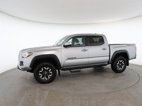 Used 2021 Toyota Tacoma SR image 4