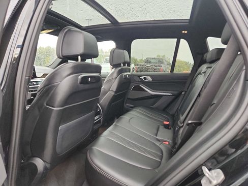 Used 2025 BMW X5 xDrive50e image 10