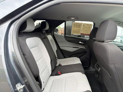 Used 2022 Chevrolet Equinox LS w/ LS Convenience Package FWD image 32