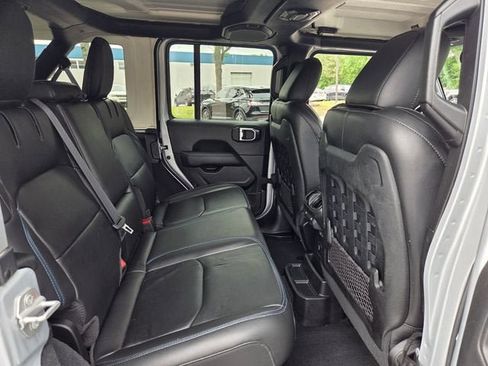 Used 2023 Jeep Wrangler Unlimited Rubicon 4xe w/ Cold Weather Group AWD/4WD image 16