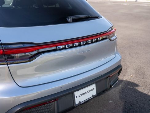 Certified 2026 Porsche Macan AWD/4WD image 30