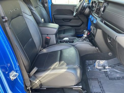 Used 2022 Jeep Wrangler Unlimited Sahara w/ Cold Weather Group image 28