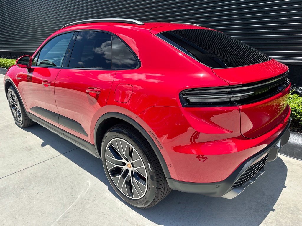 Used 2026 Porsche Macan 4S Electric AWD/4WD image 3