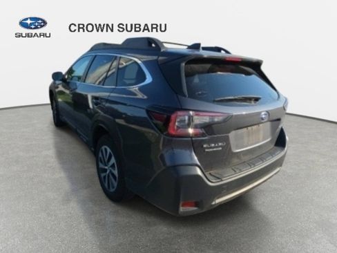 Used 2024 Subaru Outback Premium AWD/4WD image 3