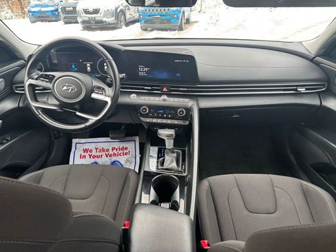 Used 2023 Hyundai Elantra SEL w/ Convenience Package image 35