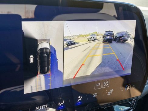 Used 2024 Chevrolet Blazer EV LT image 4