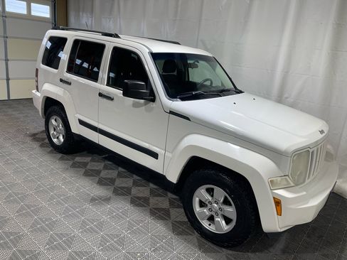 Used 2010 Jeep Liberty Sport w/ Popular Equipment Group image 9
