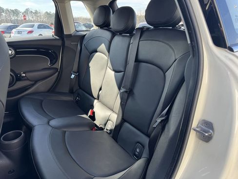 Used 2017 MINI Cooper S image 9