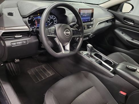 Used 2024 Nissan Altima 2.5 SV FWD image 16