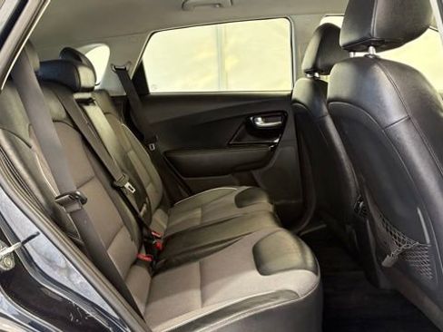 Used 2021 Kia Niro EX w/ Cold Weather Package FWD image 24