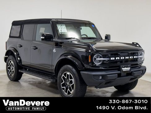 Used 2023 Ford Bronco Outer Banks image 1