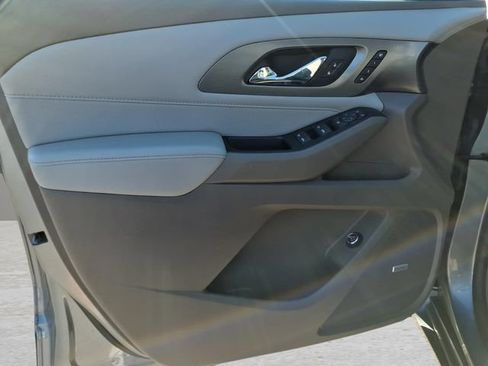 Used 2021 Chevrolet Traverse Premier AWD/4WD image 14