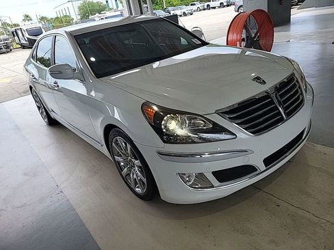 Used 2013 Hyundai Equus Signature RWD image 1