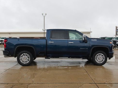 Used 2021 Chevrolet Silverado 3500 High Country w/ Technology Package image 6