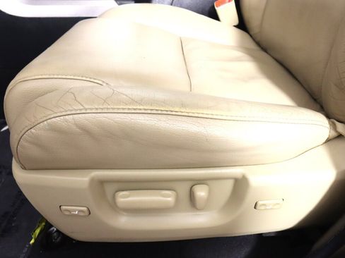 Used 2013 Toyota Tundra Limited AWD/4WD image 34